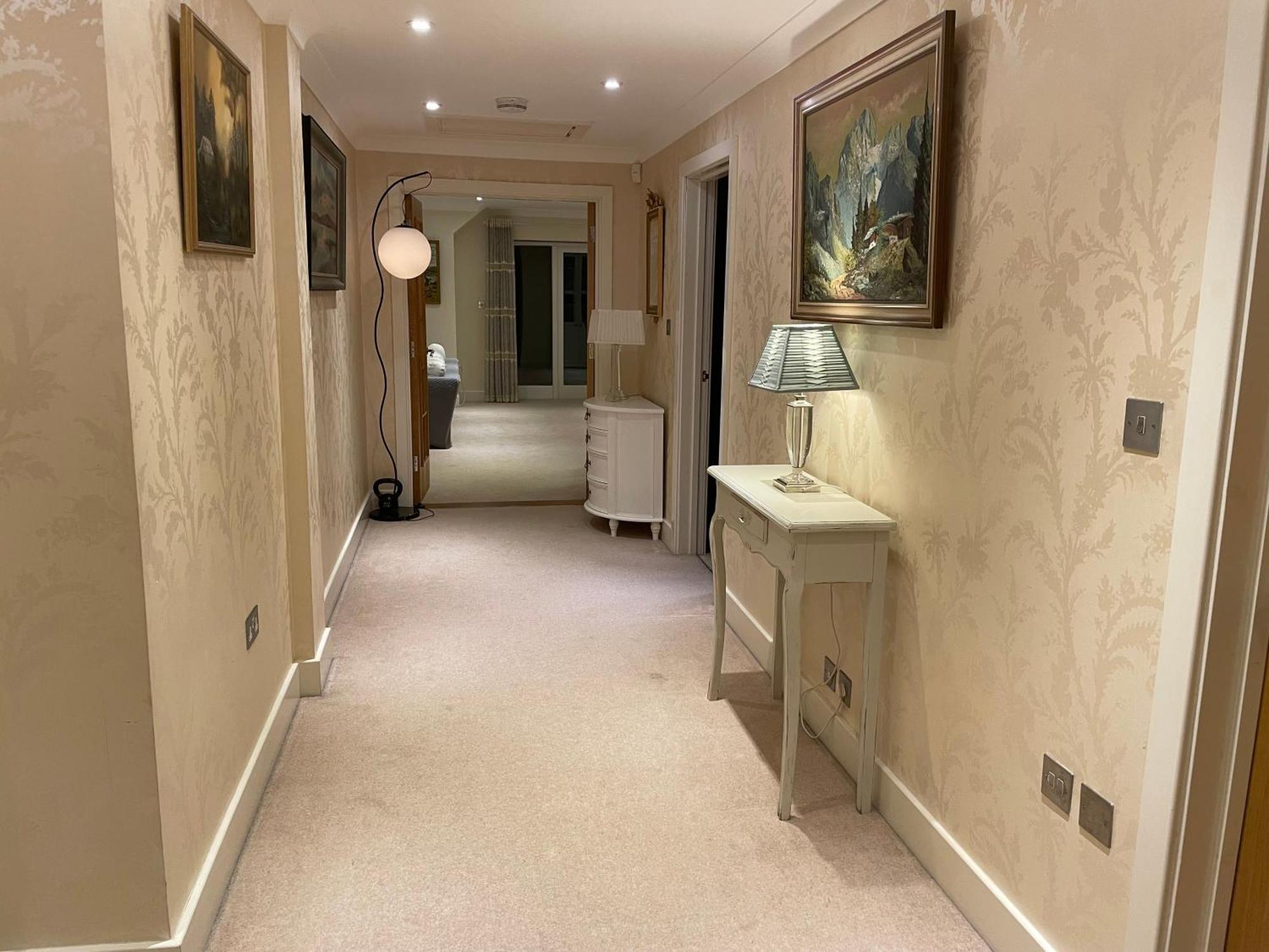 Top Floor En-Suite Double Bedrooms With Great View Of Windsor Castle & Free Parking Ngoại thất bức ảnh