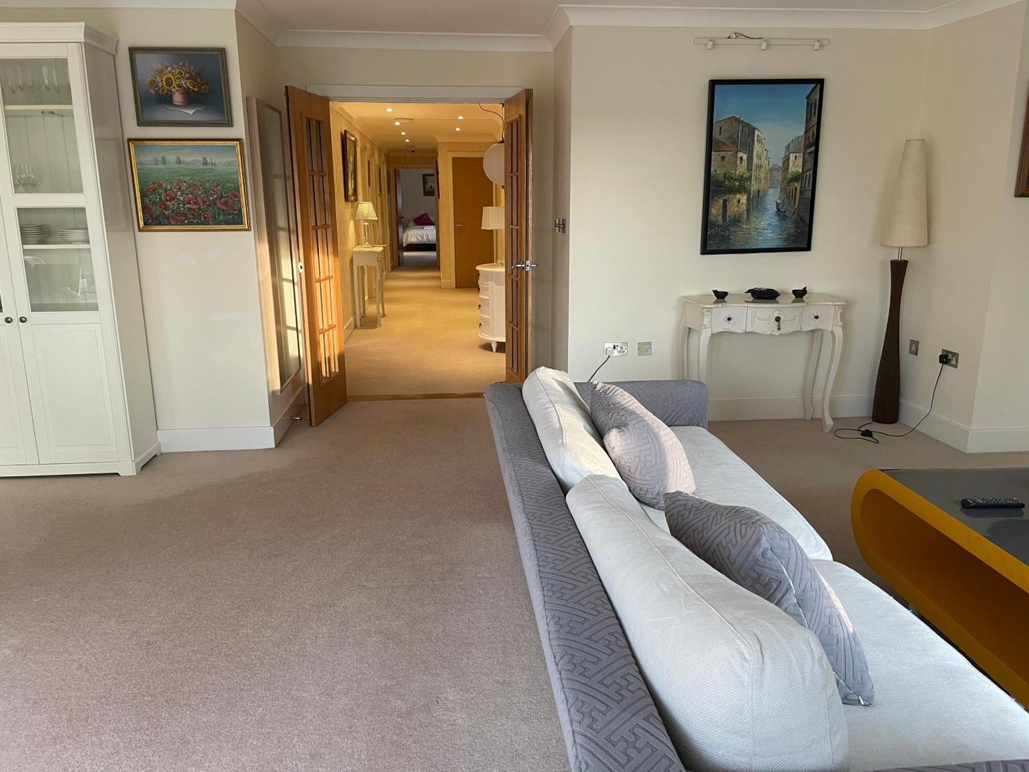 Top Floor En-Suite Double Bedrooms With Great View Of Windsor Castle & Free Parking Ngoại thất bức ảnh