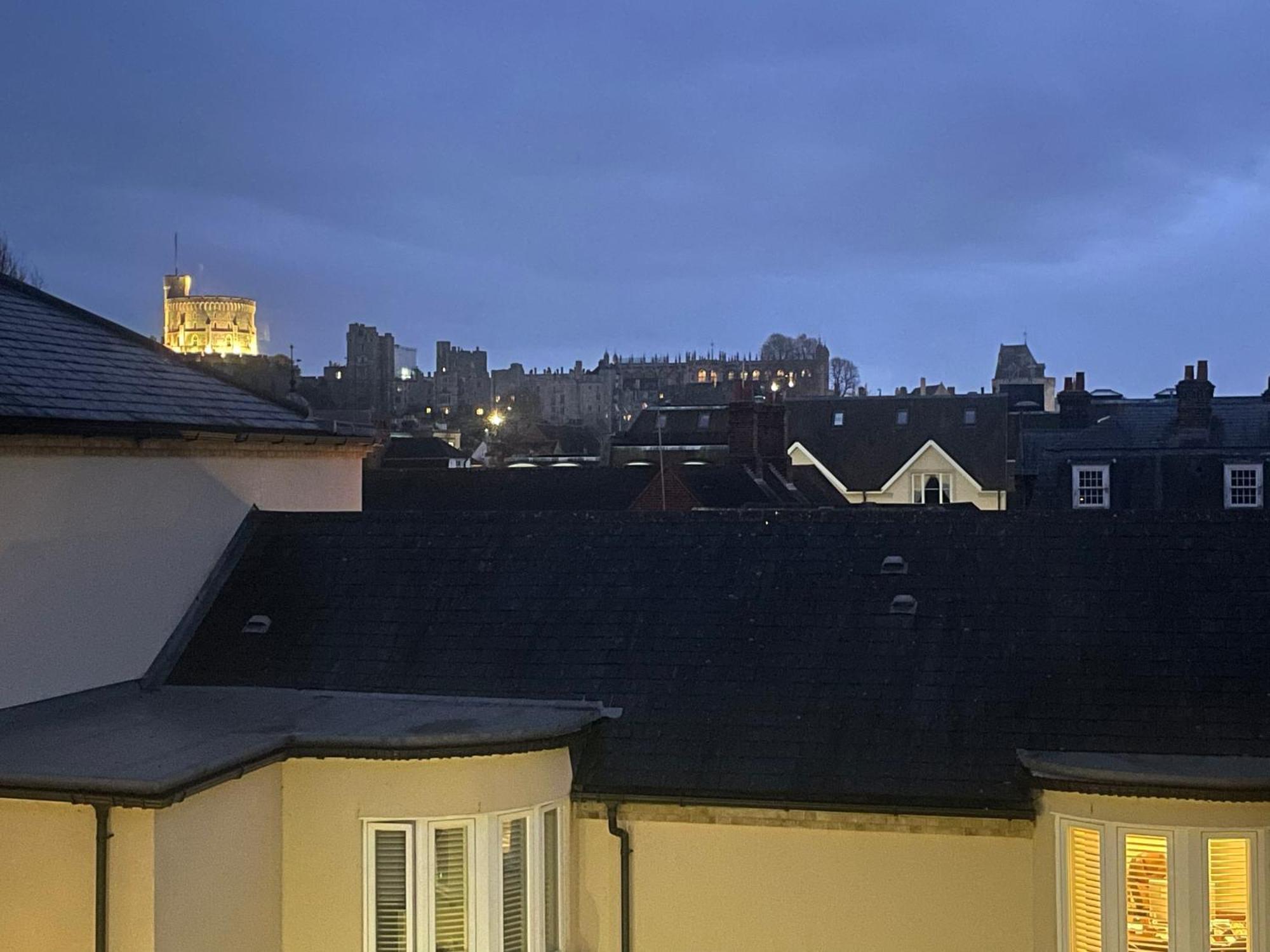 Top Floor En-Suite Double Bedrooms With Great View Of Windsor Castle & Free Parking Ngoại thất bức ảnh