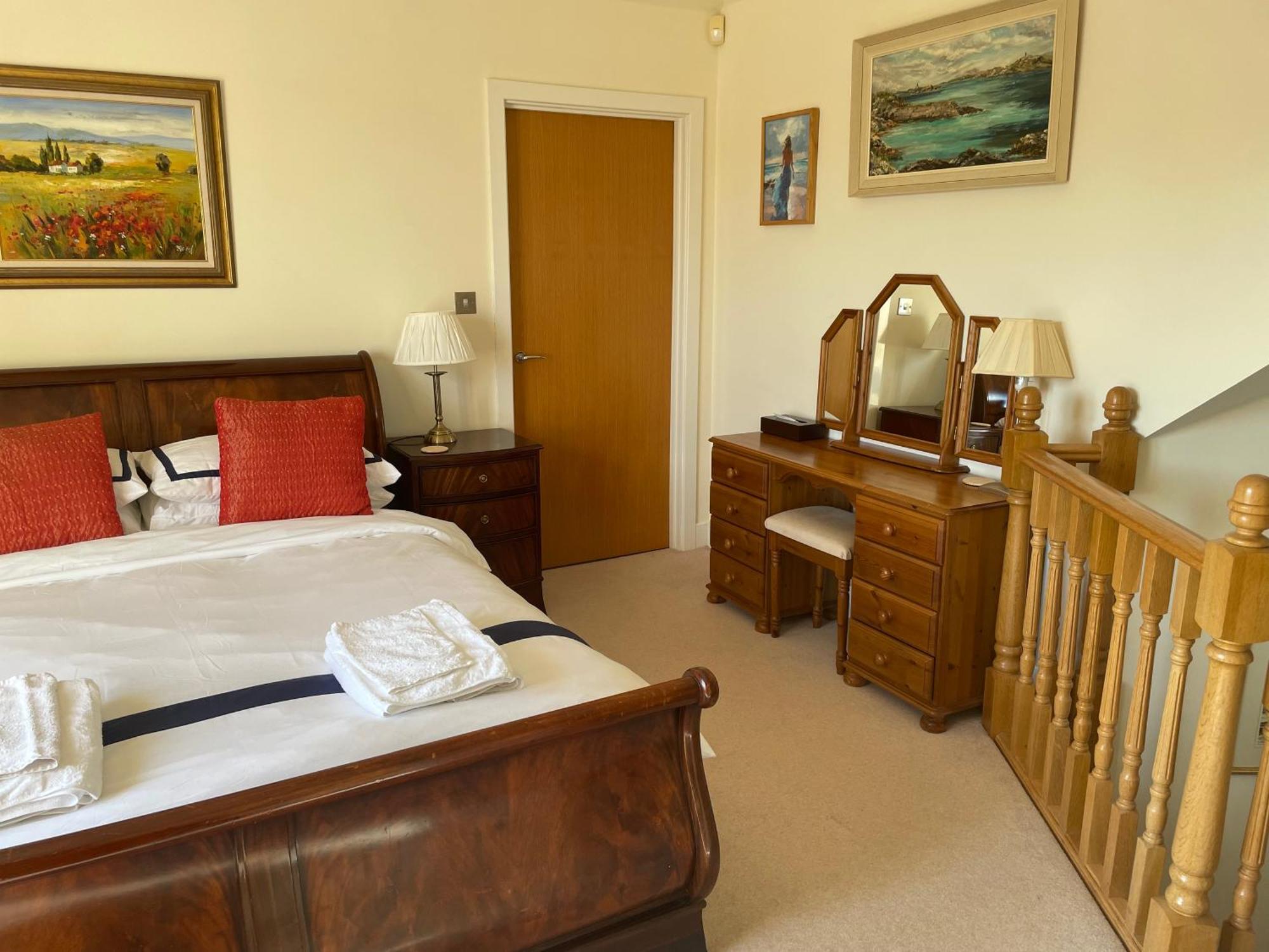 Top Floor En-Suite Double Bedrooms With Great View Of Windsor Castle & Free Parking Ngoại thất bức ảnh