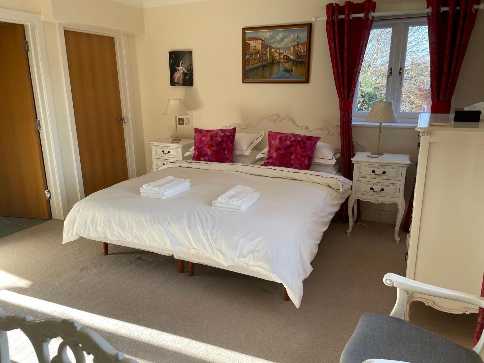 Top Floor En-Suite Double Bedrooms With Great View Of Windsor Castle & Free Parking Ngoại thất bức ảnh