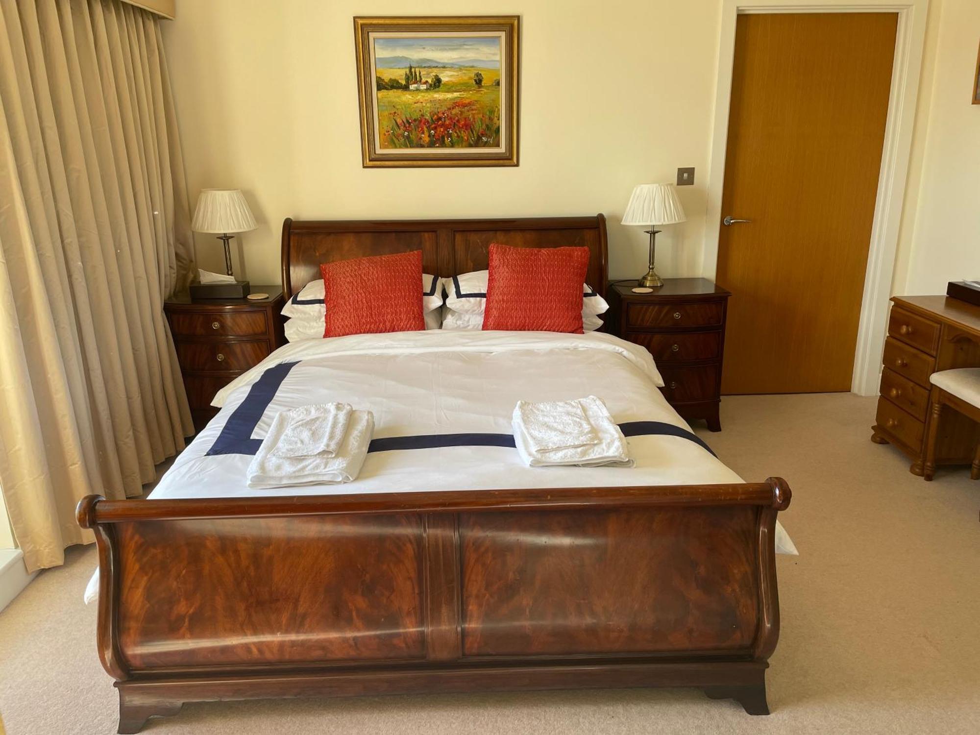 Top Floor En-Suite Double Bedrooms With Great View Of Windsor Castle & Free Parking Ngoại thất bức ảnh