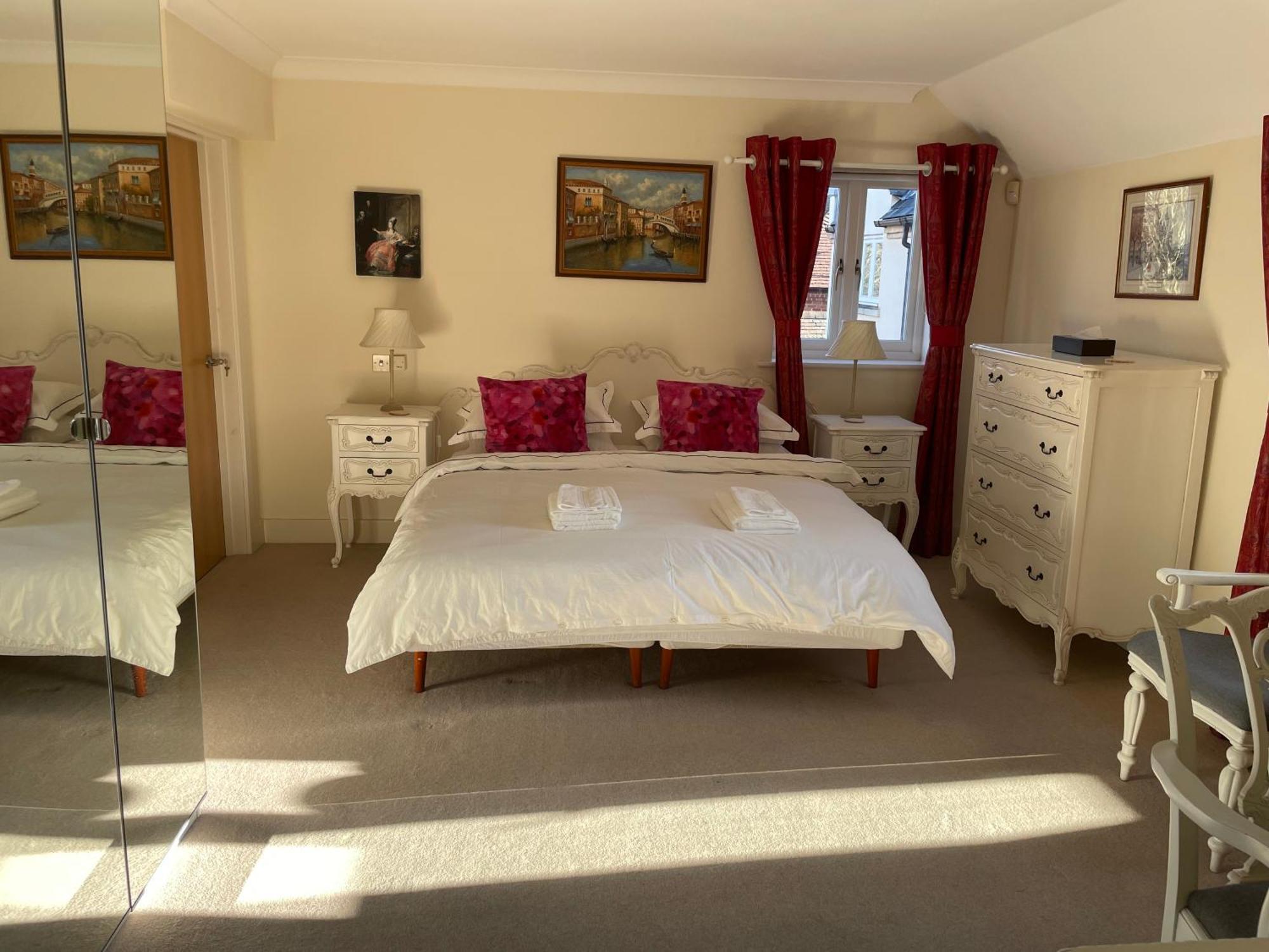 Top Floor En-Suite Double Bedrooms With Great View Of Windsor Castle & Free Parking Ngoại thất bức ảnh