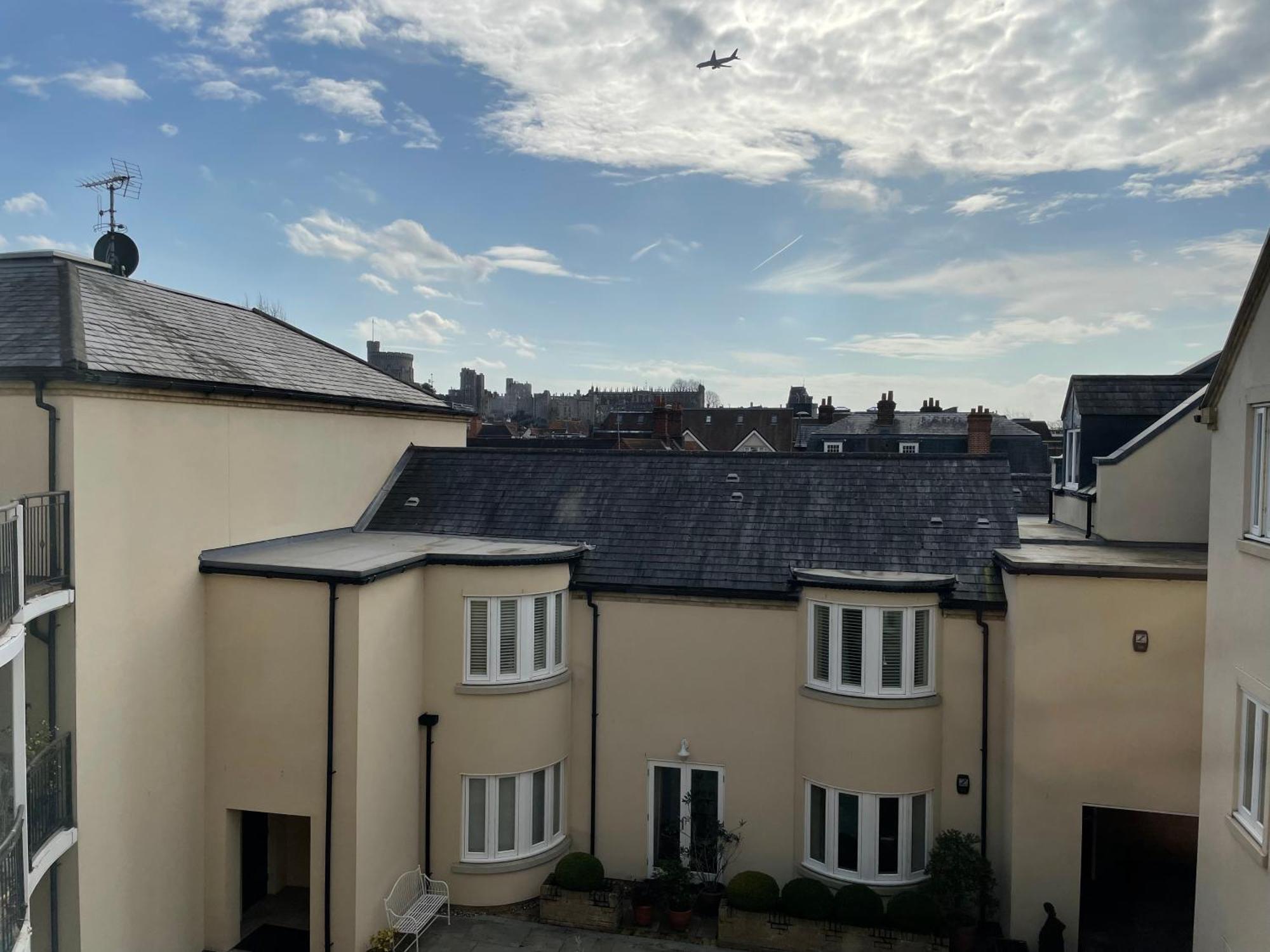 Top Floor En-Suite Double Bedrooms With Great View Of Windsor Castle & Free Parking Ngoại thất bức ảnh